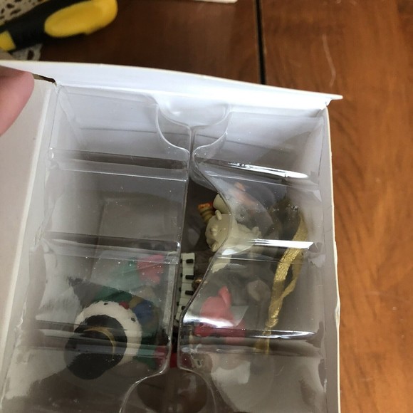 2011 Animated Musical Hallmark Keepsake Ornament Hickory Tree Harmony - Picture 9 of 10